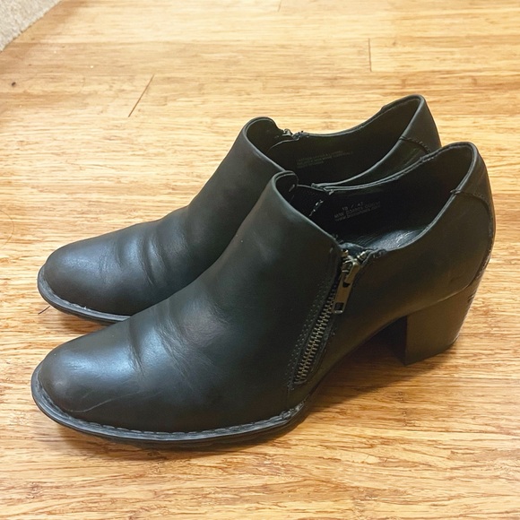 Born Black Leather Ankle Booties – Side Zip – Stacked Heel – Women’s Size 10 - Picture 3 of 15